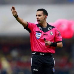 Arbitro Meme Template