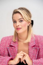 Margot Robbie Meme Template