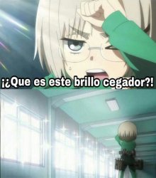 Que es este brillo cegador- Hermoso Meme Template