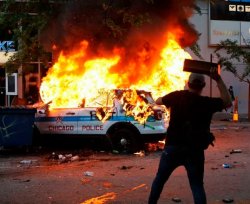 Chicago rioter Meme Template