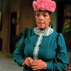 Doña cleotilda Meme Template
