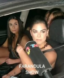 sara stewart brown señalando Meme Template