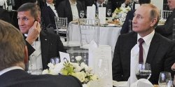 Gen. Michael Flynn dines with Vladimir Putin Meme Template