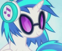 dj pon-3's smile face (MLP) Meme Template