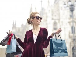 woman with shopping bags Meme Template