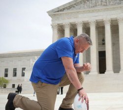 joekennedykneeling Meme Template