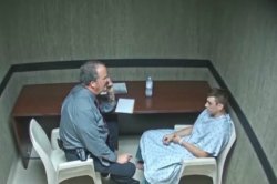 Y esa persona esta aquí con nosotros Meme Template