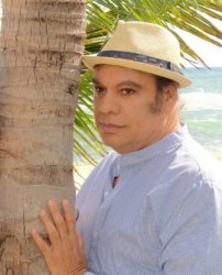 Juan Gabriel palmera Meme Template