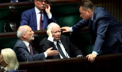 Macierewicz Kaczyński Błaszczak Meme Template