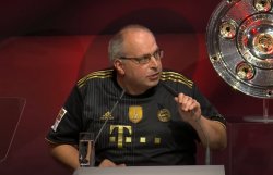 FC Bayern JHV Meme Template