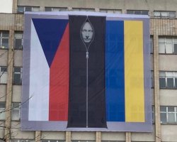 Czech republic Ukraine Putin Body bag Meme Template