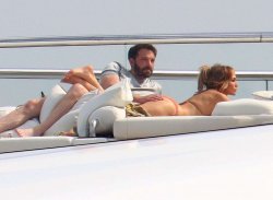 affleck lopez boat Meme Template