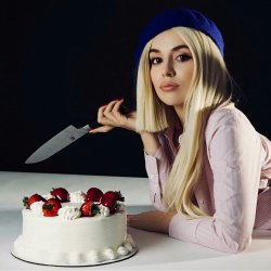 Ava Max sweet but psycho Meme Template