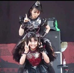 Moa Popping Through Suzuka's Legs Meme Template