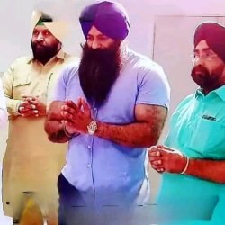 Papaji padhai vaaste Meme Template