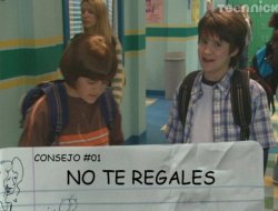 No te regales Meme Template