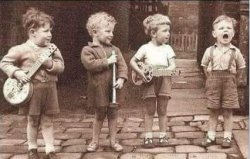 Los cantorcillos de Monserrat Meme Template