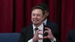 Elon Musk Makes a Heart Meme Template