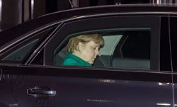 Merkel w drodze na Lampeduzę Meme Template