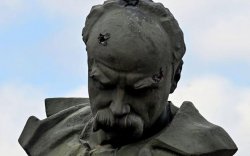 The shot monument to Taras Shevchenko in Borodyanka Meme Template