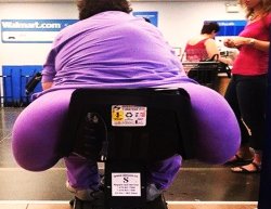 fat woman at walmart makes wide turns Meme Template