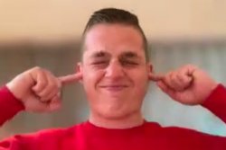 Can't hear de randstad Meme Template