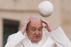 Pope loses cap Meme Template