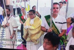Cuando solo Cristo los une. Meme Template