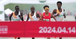 African runners let chinese runner win Meme Template