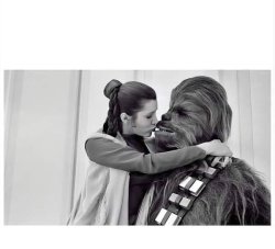 Chewbacca Lea kissing Meme Template