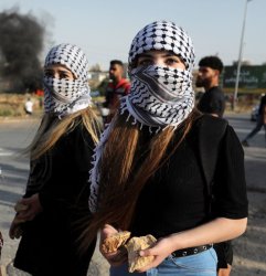 Palestinian keffiyeh women JPP Meme Template