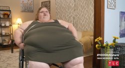 1000 lbs woman Meme Template