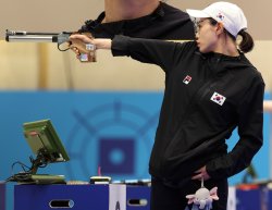 korean olympic shooter Meme Template