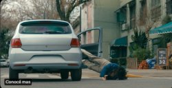 arrojandose de un auto Meme Template