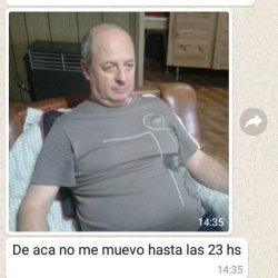 viejo de aca no me muevo hasta las 23 Meme Template