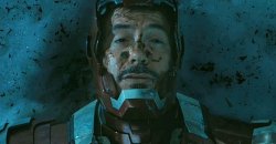 Tony Stark derrotado Meme Template