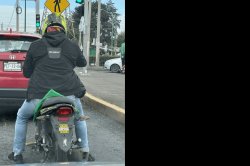 Sticker motociclista quitaypon mi esposa es toxica Meme Template