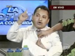 Callese usted no periodista es bailarina Meme Template