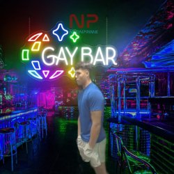 walmart theif at gay bar Meme Template