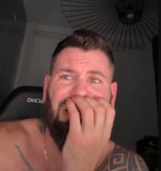 Gola płacz Meme Template