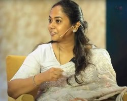 Kayal aunty Meme Template