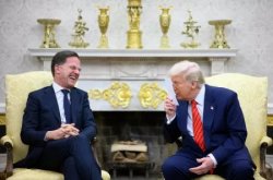 Trump  & Rutte fireplace bling Meme Template