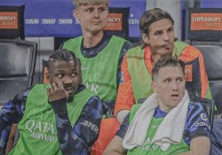 Inter milan players looking at Arnautović throwing a bottle Meme Template