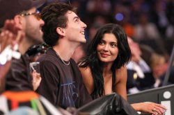 Someone looks at me like Kylie Jenner Meme Template