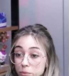 bateu no muro Meme Template