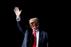 Trump hand high Meme Template