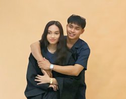 Huggy Meme Template