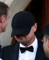 Leobezos Meme Template