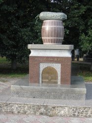 Monument to the Nizhyn cucumber Meme Template