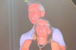 Coldplay kiss cam Meme Template
